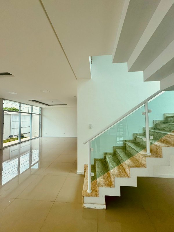 Casa de Alto Padrão – Indaiá, Caraguatatuba  Caraguatatuba - 