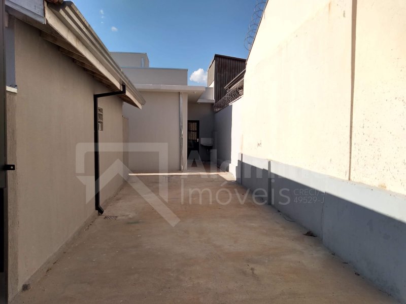 Geisel – Três Imóveis C/ 01 e 02 Dorms  Bauru - 