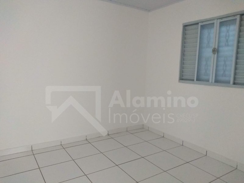 Geisel – Três Imóveis C/ 01 e 02 Dorms  Bauru - 