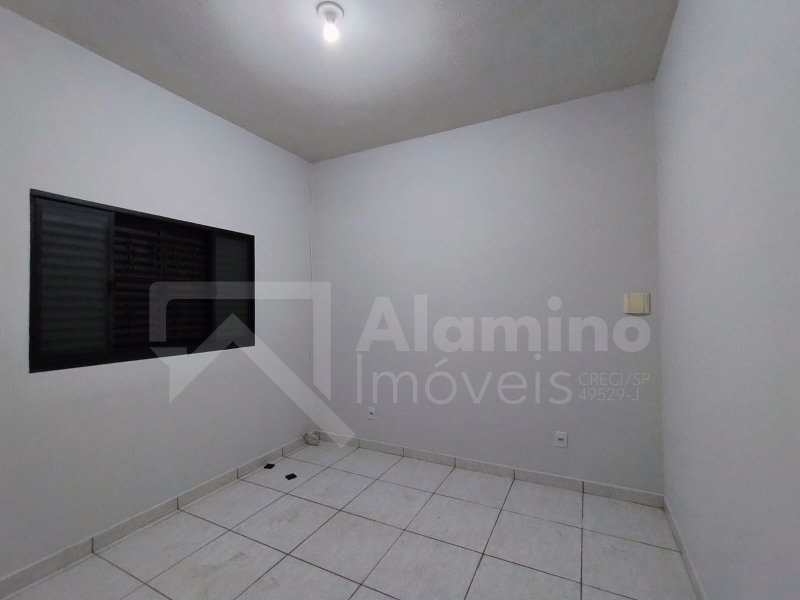 Geisel – Três Imóveis C/ 01 e 02 Dorms  Bauru - 