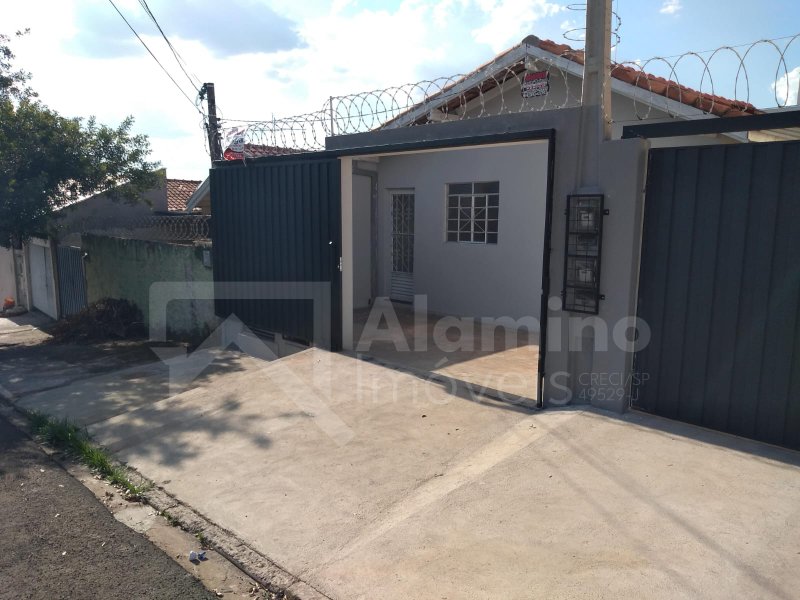 Geisel – Três Imóveis C/ 01 e 02 Dorms  Bauru - 