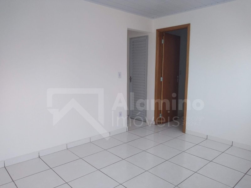 Geisel – Três Imóveis C/ 01 e 02 Dorms  Bauru - 