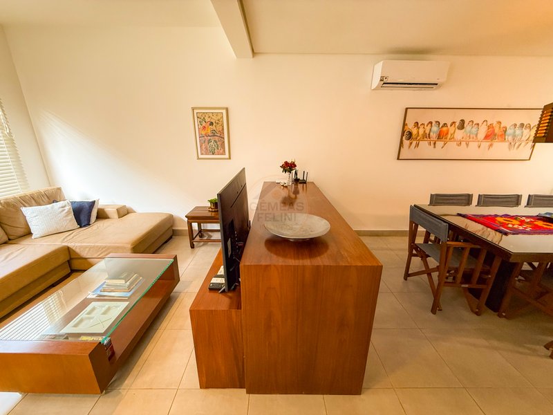 Casa aconchegante em Condomínio na Praia de Juquehy - À VENDA  São Sebastião - 