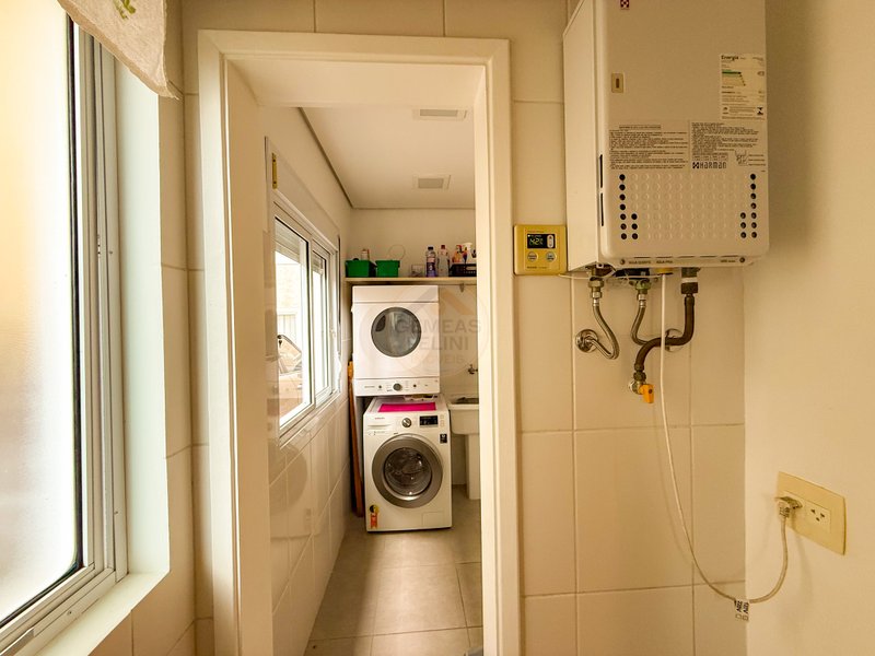 Casa aconchegante em Condomínio na Praia de Juquehy - À VENDA  São Sebastião - 