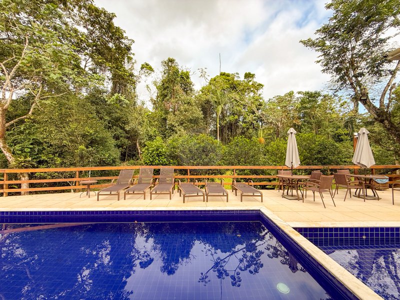 Casa aconchegante em Condomínio na Praia de Juquehy - À VENDA  São Sebastião - 