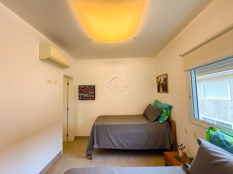 Casa aconchegante em Condomínio na Praia de Juquehy - À VENDA  São Sebastião - 