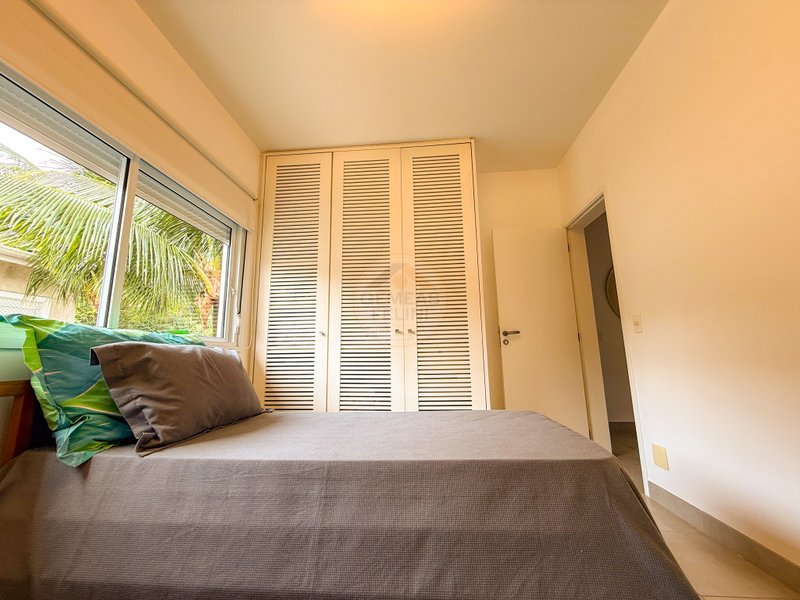 Casa aconchegante em Condomínio na Praia de Juquehy - À VENDA  São Sebastião - 