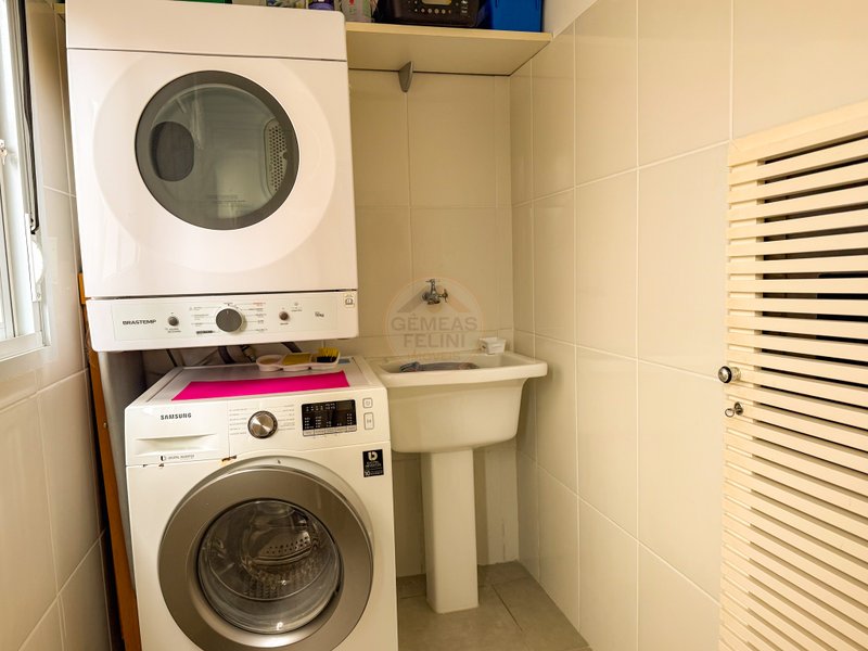 Casa aconchegante em Condomínio na Praia de Juquehy - À VENDA  São Sebastião - 