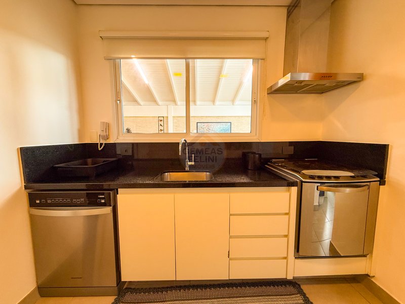 Casa aconchegante em Condomínio na Praia de Juquehy - À VENDA  São Sebastião - 