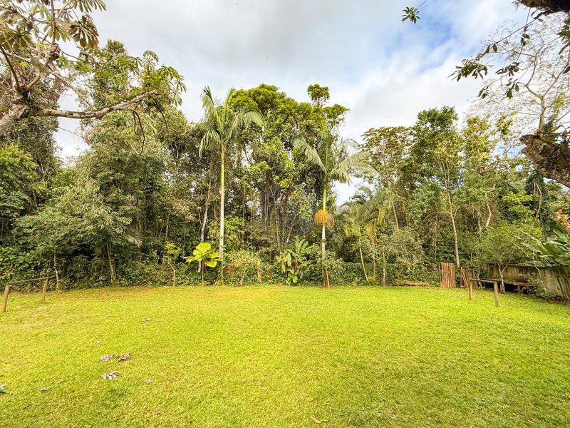 Casa aconchegante em Condomínio na Praia de Juquehy - À VENDA  São Sebastião - 