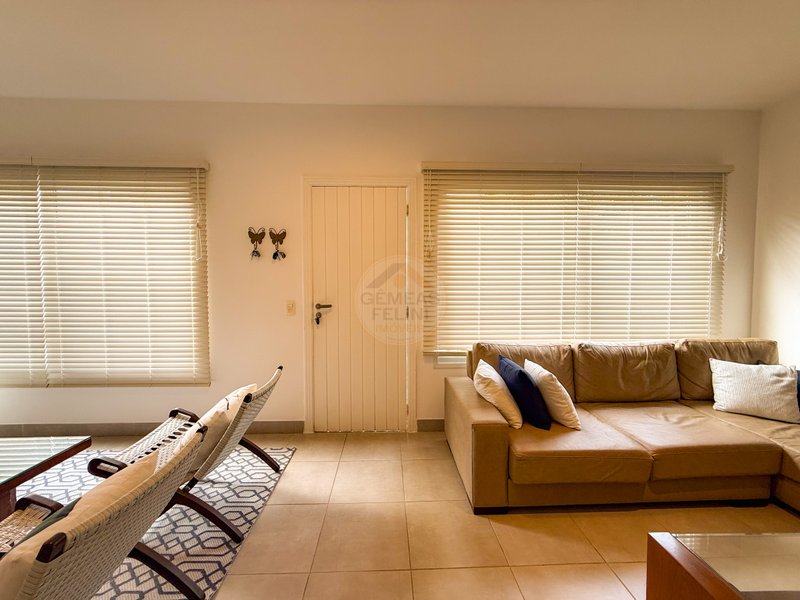 Casa aconchegante em Condomínio na Praia de Juquehy - À VENDA  São Sebastião - 