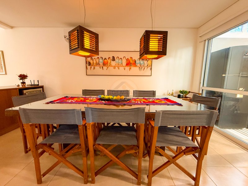 Casa aconchegante em Condomínio na Praia de Juquehy - À VENDA  São Sebastião - 