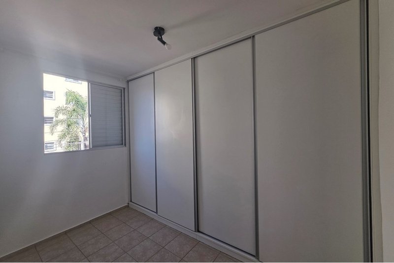 Apartamento &agrave; venda, 64, 2 Dorm. - R$ 190.000 - Residencial Stefane - Centro  Sorocaba/SP Avenida Doutor Afonso Vergueiro Sorocaba - 