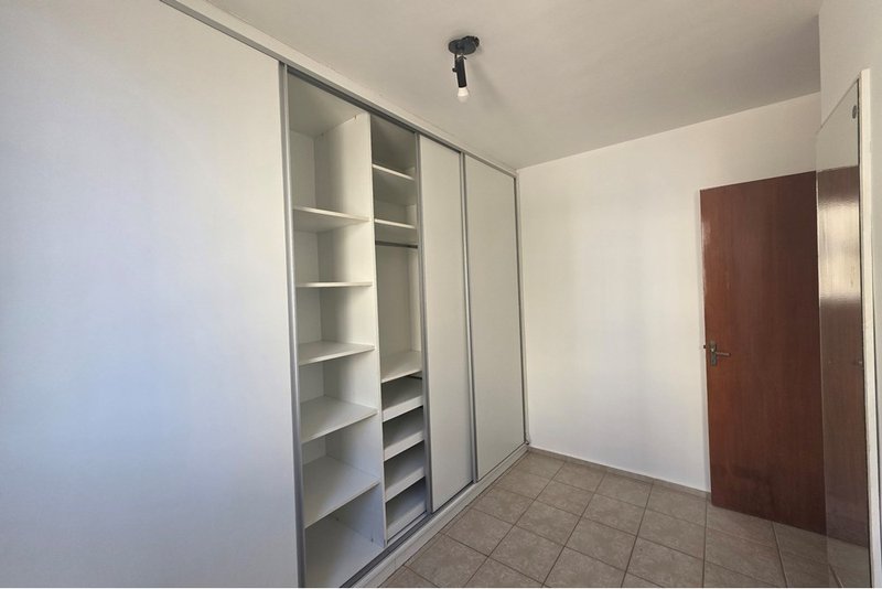 Apartamento &agrave; venda, 64, 2 Dorm. - R$ 190.000 - Residencial Stefane - Centro  Sorocaba/SP Avenida Doutor Afonso Vergueiro Sorocaba - 