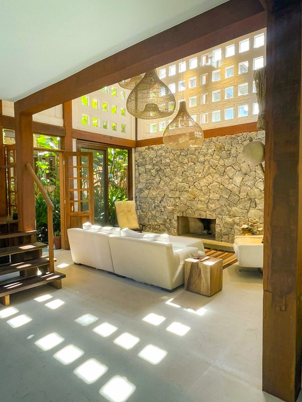 Casa no Condomínio com Piscina Privativa e Natureza - VENDA  São Sebastião - 