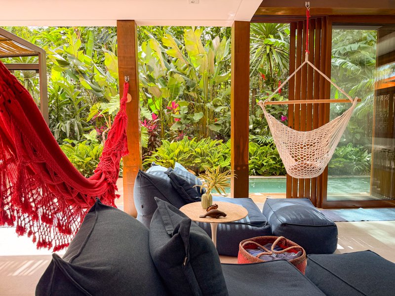 Casa de Alto Padr&atilde;o Condom&iacute;nio - Reformada, Sofisticada e Integrada &aacute; Natureza - VENDA  São Sebastião - 