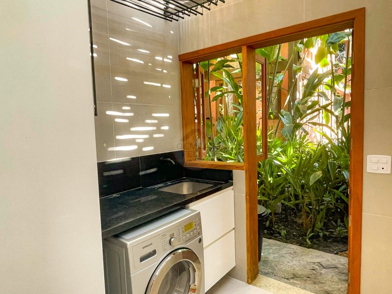 Casa no Condomínio com Piscina Privativa e Natureza - VENDA  São Sebastião - 