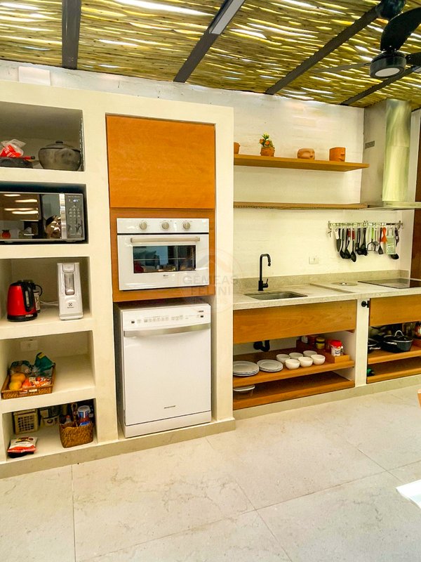 Casa no Condomínio com Piscina Privativa e Natureza - VENDA  São Sebastião - 