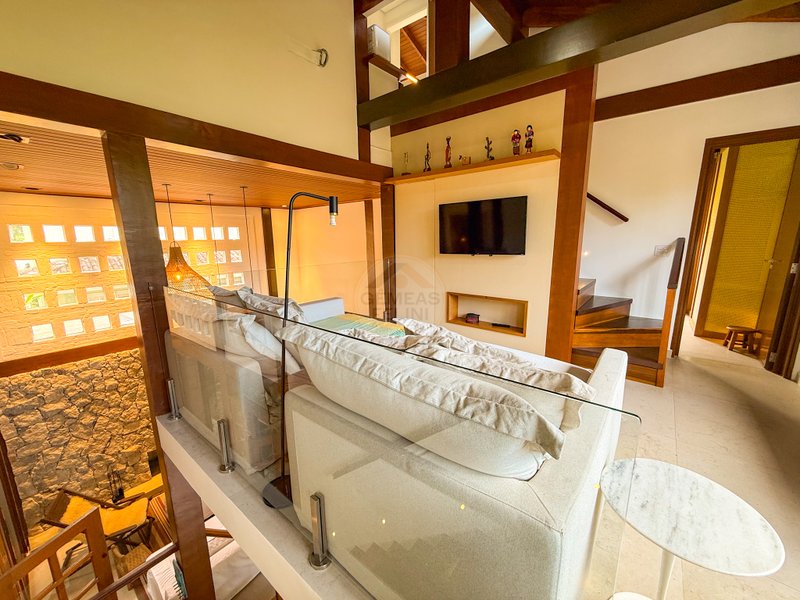 Casa de Alto Padr&atilde;o Condom&iacute;nio - Reformada, Sofisticada e Integrada &aacute; Natureza - VENDA  São Sebastião - 