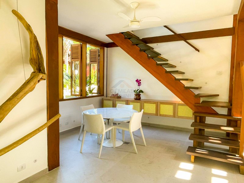 Casa no Condomínio com Piscina Privativa e Natureza - VENDA  São Sebastião - 