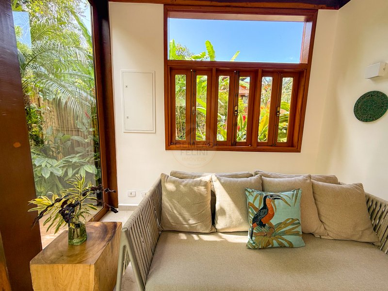 Casa de Alto Padr&atilde;o Condom&iacute;nio - Reformada, Sofisticada e Integrada &aacute; Natureza - VENDA  São Sebastião - 