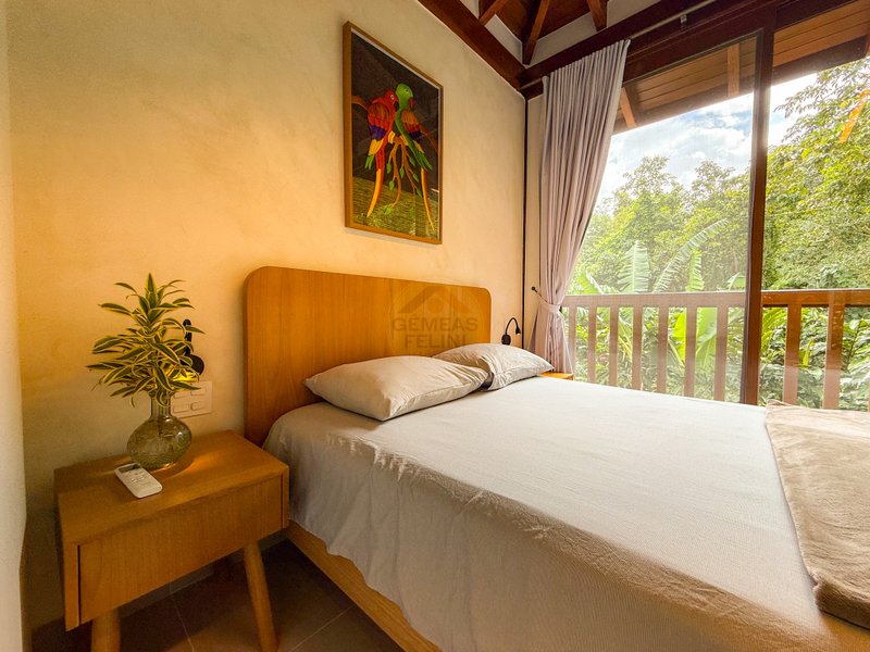 Casa de Alto Padr&atilde;o Condom&iacute;nio - Reformada, Sofisticada e Integrada &aacute; Natureza - VENDA  São Sebastião - 