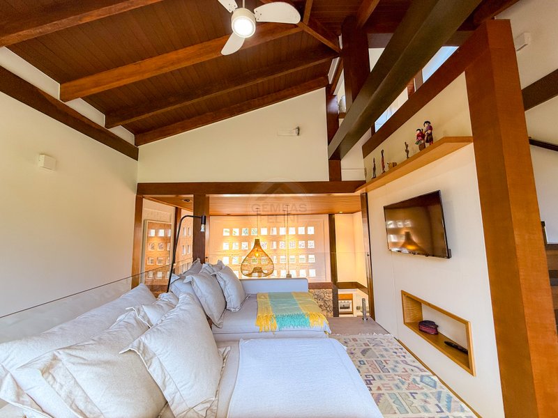 Casa de Alto Padr&atilde;o Condom&iacute;nio - Reformada, Sofisticada e Integrada &aacute; Natureza - VENDA  São Sebastião - 