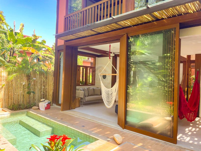 Casa no Condomínio com Piscina Privativa e Natureza - VENDA  São Sebastião - 