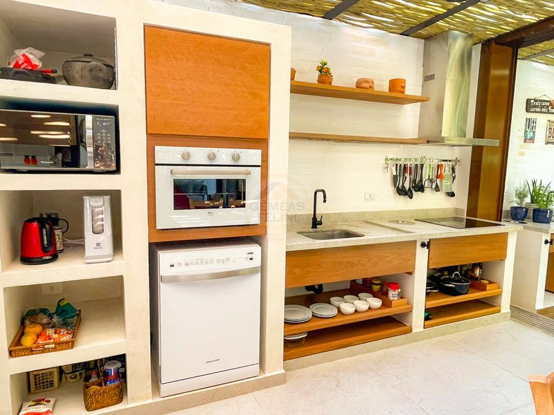 Casa no Condomínio com Piscina Privativa e Natureza - VENDA  São Sebastião - 