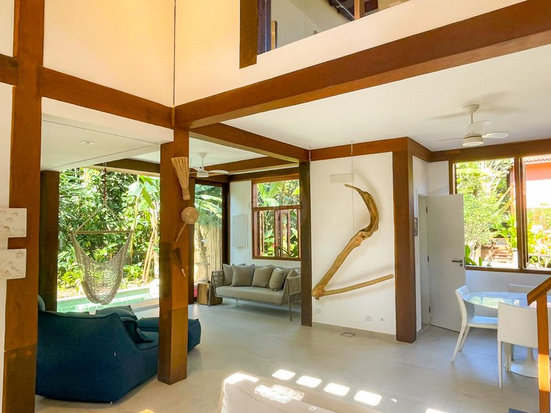 Casa no Condomínio com Piscina Privativa e Natureza - VENDA  São Sebastião - 