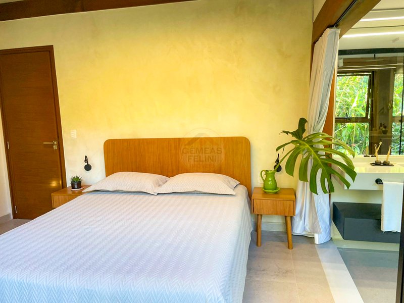 Casa no Condomínio com Piscina Privativa e Natureza - VENDA  São Sebastião - 