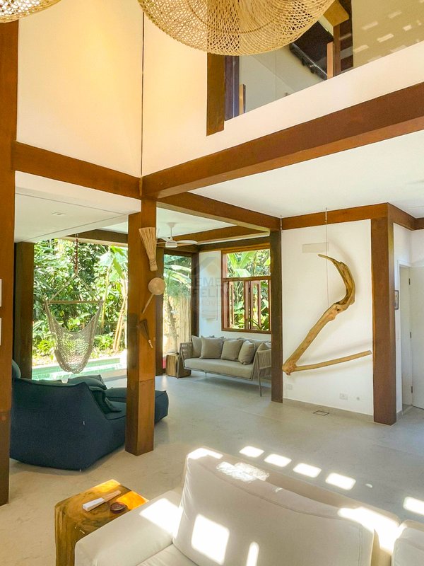 Casa no Condomínio com Piscina Privativa e Natureza - VENDA  São Sebastião - 