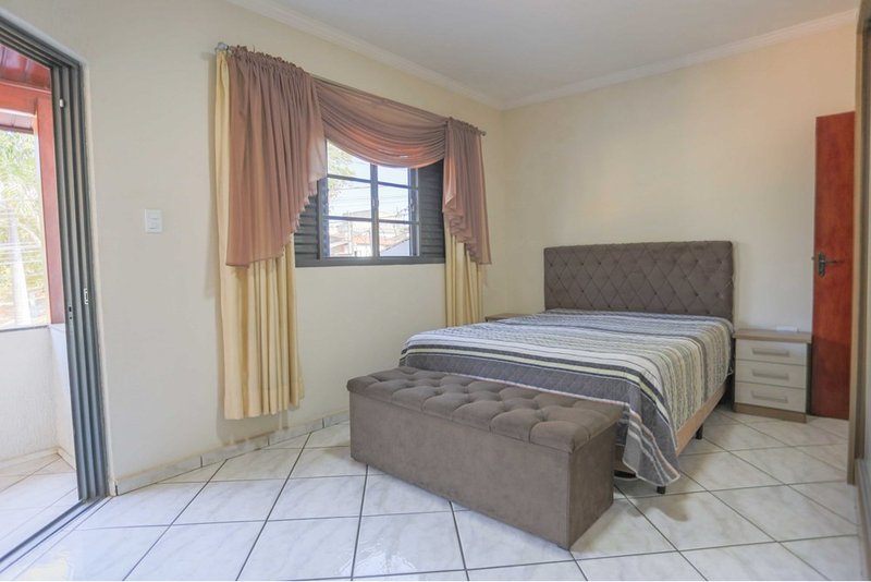 Casa &agrave; venda, 204m - 3 Dormit&oacute;rios. Sendo 1 Suite - R$ 445.000 - Jd. Napoli - Sorocaba SP Rua Laercio Rocha Sorocaba - 