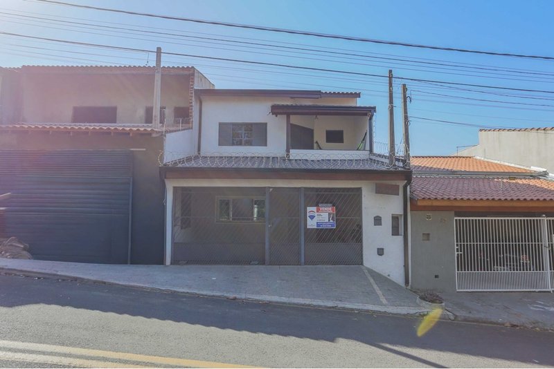 Casa &agrave; venda, 204m - 3 Dormit&oacute;rios. Sendo 1 Suite - R$ 445.000 - Jd. Napoli - Sorocaba SP Rua Laercio Rocha Sorocaba - 