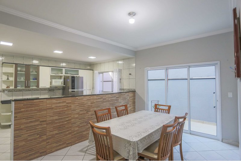 Casa &agrave; venda, 204m - 3 Dormit&oacute;rios. Sendo 1 Suite - R$ 445.000 - Jd. Napoli - Sorocaba SP Rua Laercio Rocha Sorocaba - 