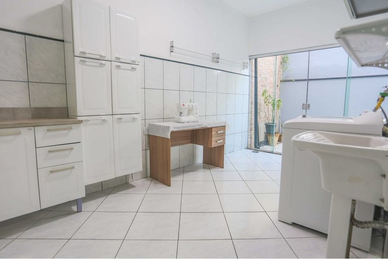 Casa &agrave; venda, 204m - 3 Dormit&oacute;rios. Sendo 1 Suite - R$ 445.000 - Jd. Napoli - Sorocaba SP Rua Laercio Rocha Sorocaba - 