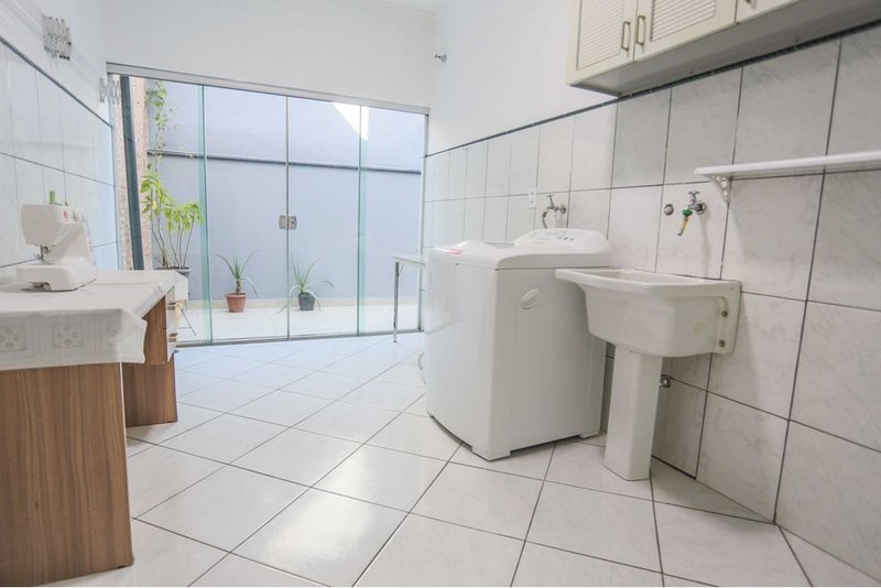 Casa &agrave; venda, 204m - 3 Dormit&oacute;rios. Sendo 1 Suite - R$ 445.000 - Jd. Napoli - Sorocaba SP Rua Laercio Rocha Sorocaba - 