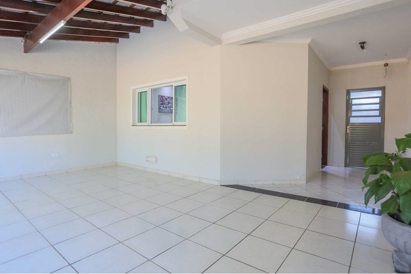 Casa &agrave; venda, 204m - 3 Dormit&oacute;rios. Sendo 1 Suite - R$ 445.000 - Jd. Napoli - Sorocaba SP Rua Laercio Rocha Sorocaba - 