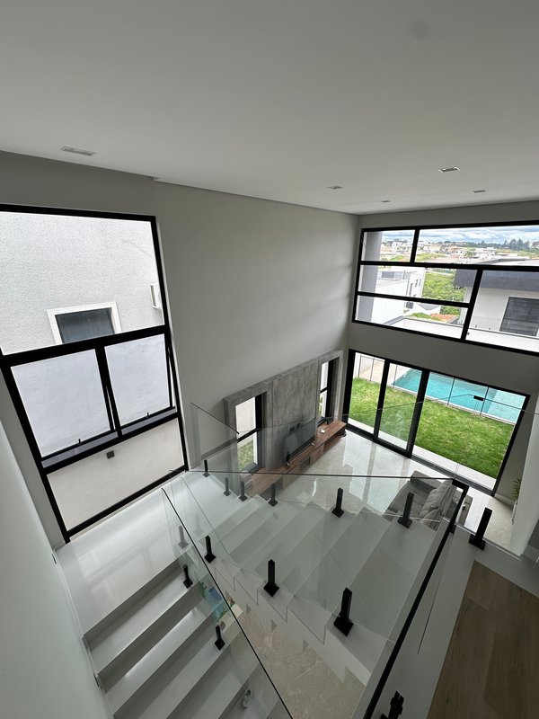 Casa com 3 Suítes no Condomínio Verana  São José dos Campos - 