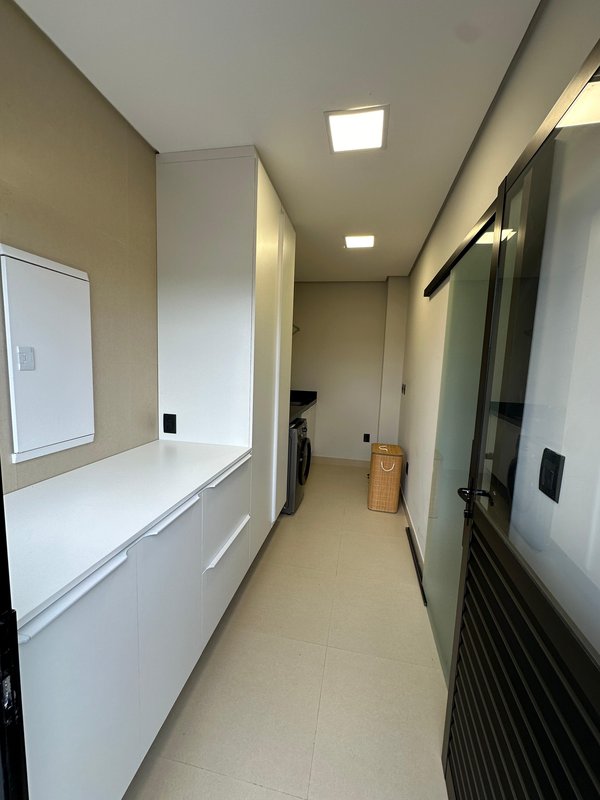 Casa com 3 Suítes no Condomínio Verana  São José dos Campos - 