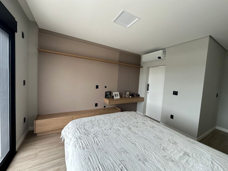 Casa com 3 Suítes no Condomínio Verana  São José dos Campos - 