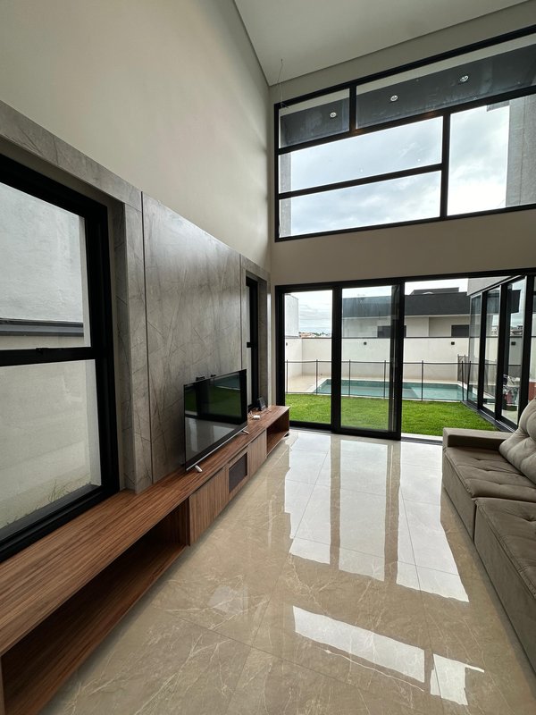 Casa com 3 Suítes no Condomínio Verana  São José dos Campos - 