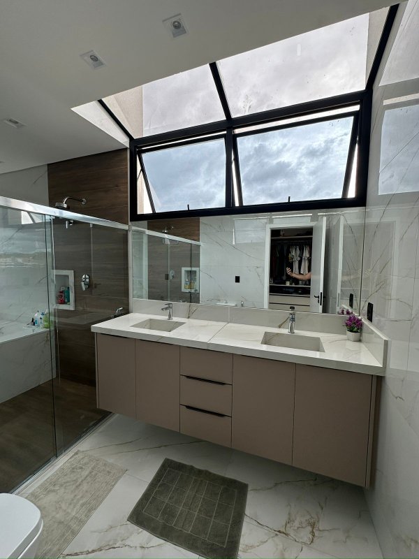 Casa com 3 Suítes no Condomínio Verana  São José dos Campos - 