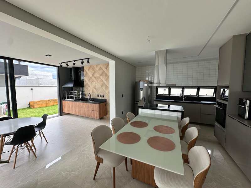 Casa com 3 Suítes no Condomínio Verana  São José dos Campos - 