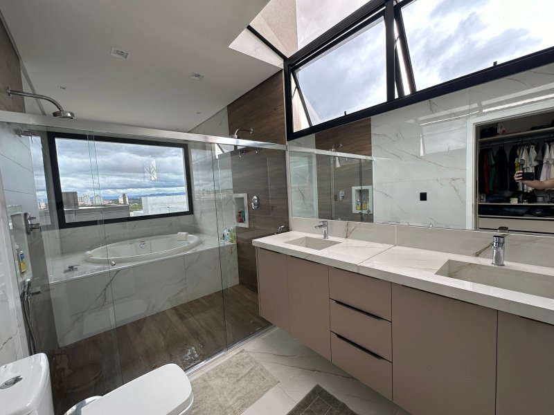 Casa com 3 Suítes no Condomínio Verana  São José dos Campos - 