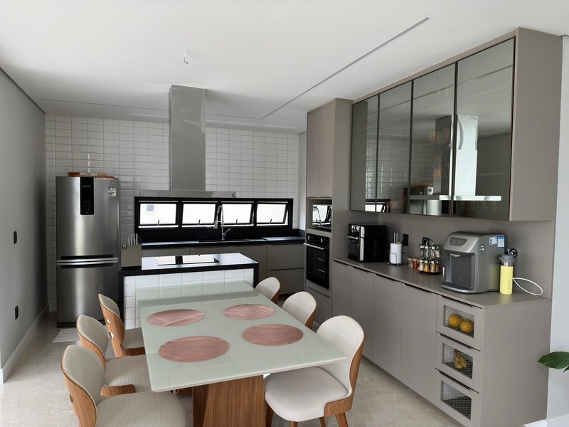 Casa com 3 Suítes no Condomínio Verana  São José dos Campos - 