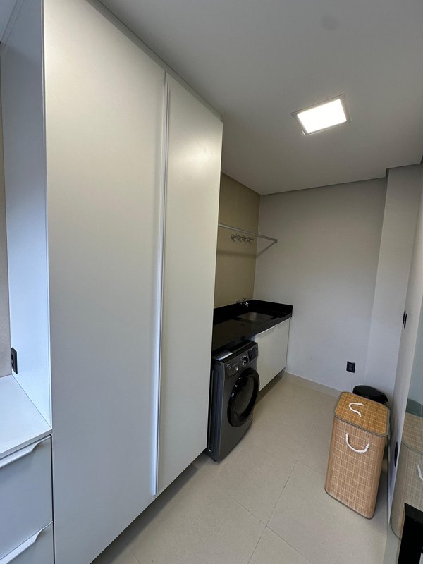 Casa com 3 Suítes no Condomínio Verana  São José dos Campos - 