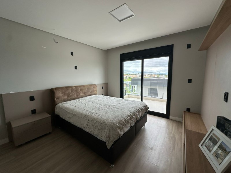 Casa com 3 Suítes no Condomínio Verana  São José dos Campos - 