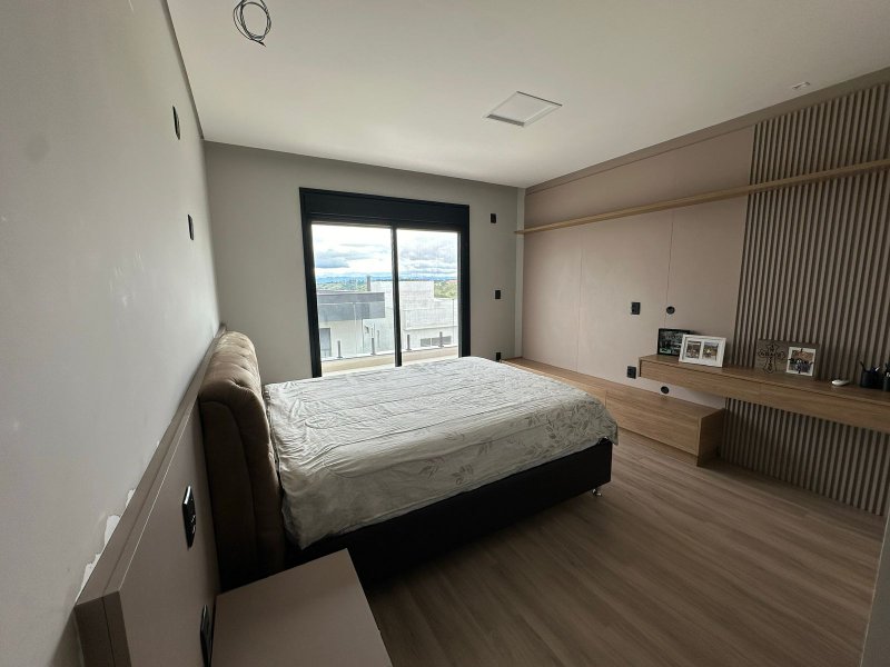 Casa com 3 Suítes no Condomínio Verana  São José dos Campos - 