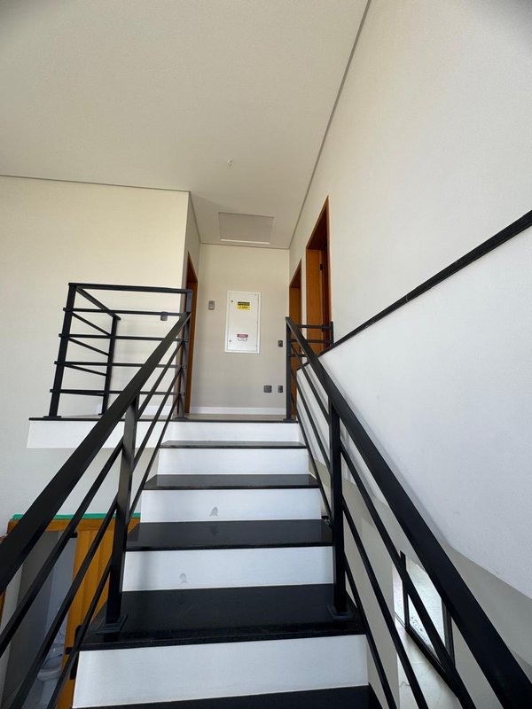 Casa com 3 Suítes no Condomínio Rudá  São José dos Campos - 